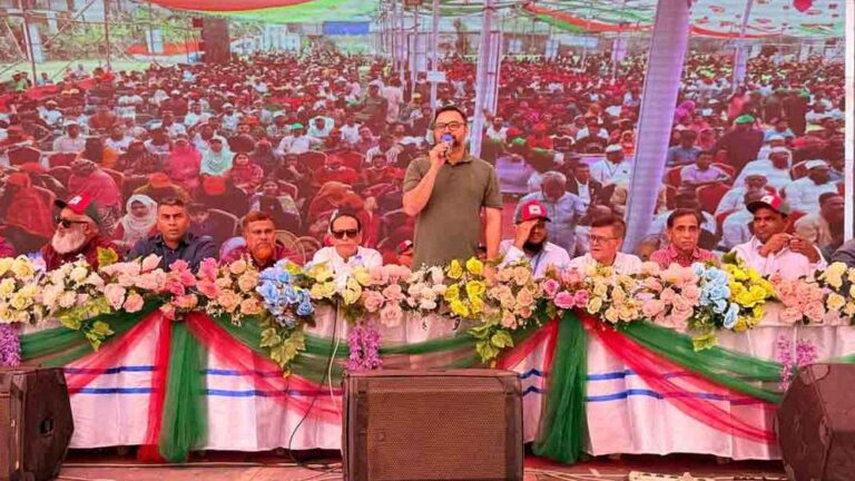 সংসদ নির্বাচন নিয়ে ষড়যন্ত্র হচ্ছে আমিনুল হক